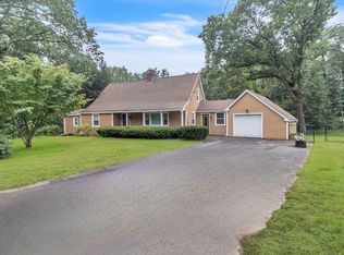 10 Heggie Dr, Westfield, MA 01085