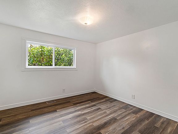 5th image of 15023 47th Ave E
