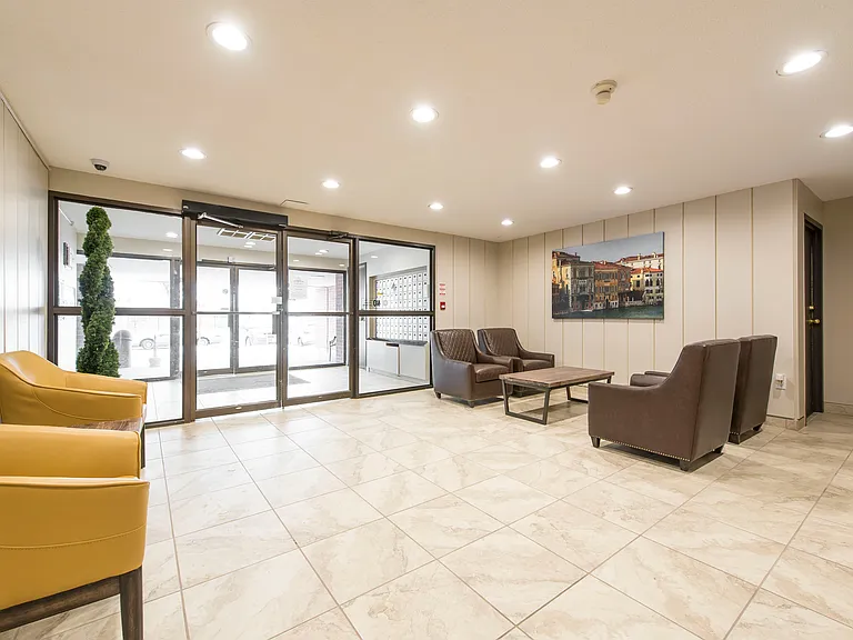 631 Macdonald Ave — Photo 5