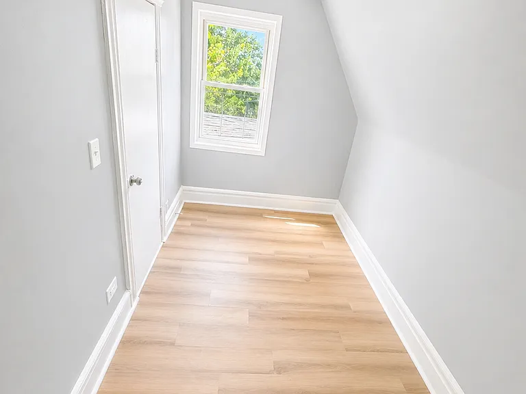 369 S 19th St #3 — Photo 7