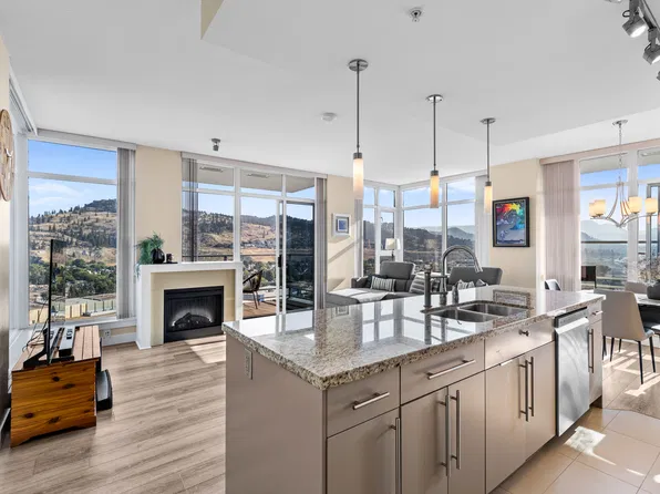 1075 Sunset Dr #2103, Kelowna, BC V1Y 9Y9