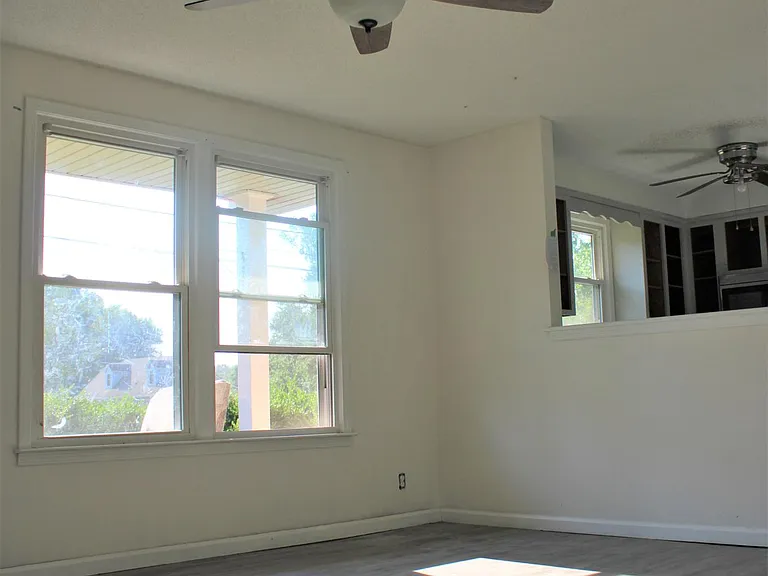 575 Bridgette Dr — Photo 4