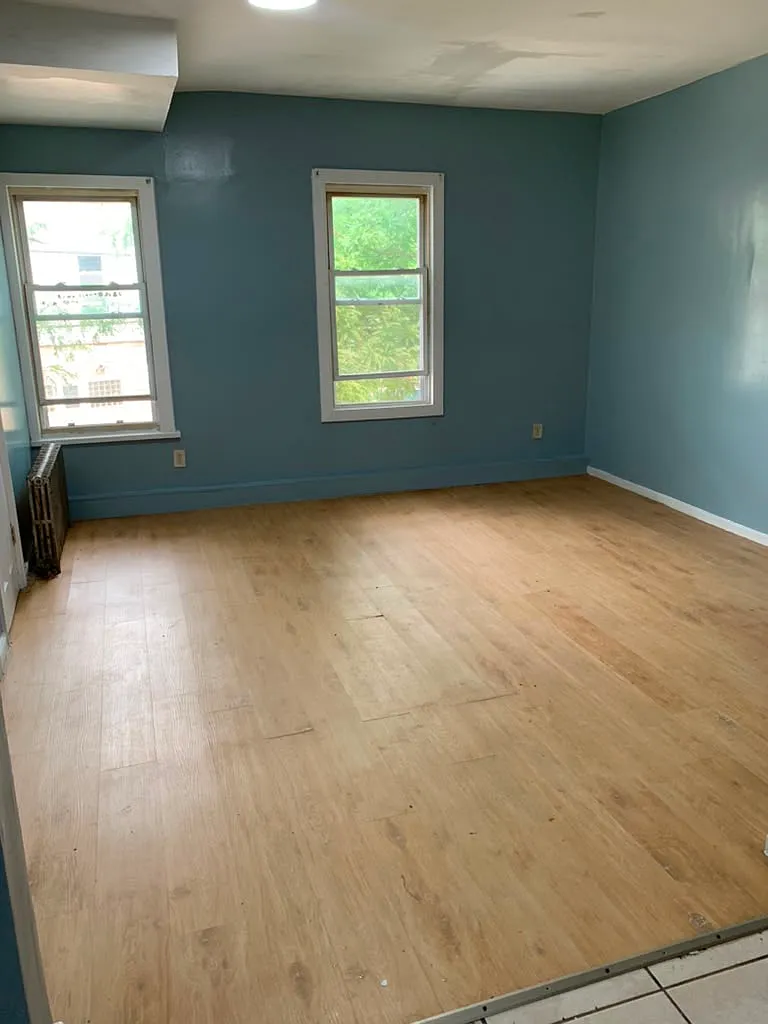 3 bed, 1000 sqft, $2,100 — Photo 1