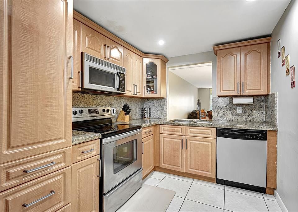 2571 Aragon Blvd #322, Sunrise, FL 33322 | MLS #F10467190