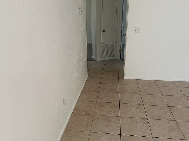 1641 E Aspen St #6 — Photo 3