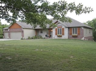 2450 W Sumac Ct, Nixa, MO 65714