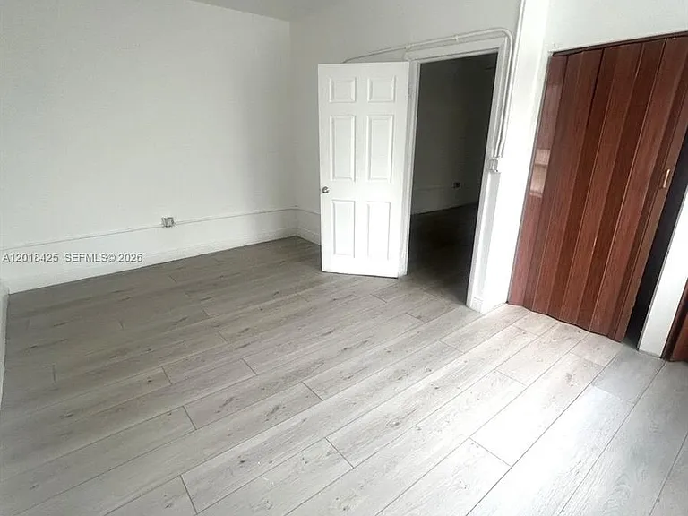 967 SW 5th St #18 — Photo 6