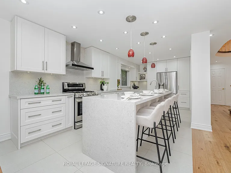 5217 Fallingbrook Dr — Photo 15