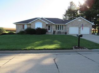 141 Jayne Ct, Monticello, IA 52310