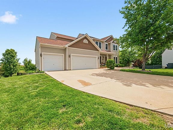 5th image of 720 Brook Manor Ct