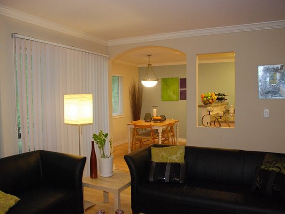 4th image of 25025 SE Klahanie Blvd APT E103
