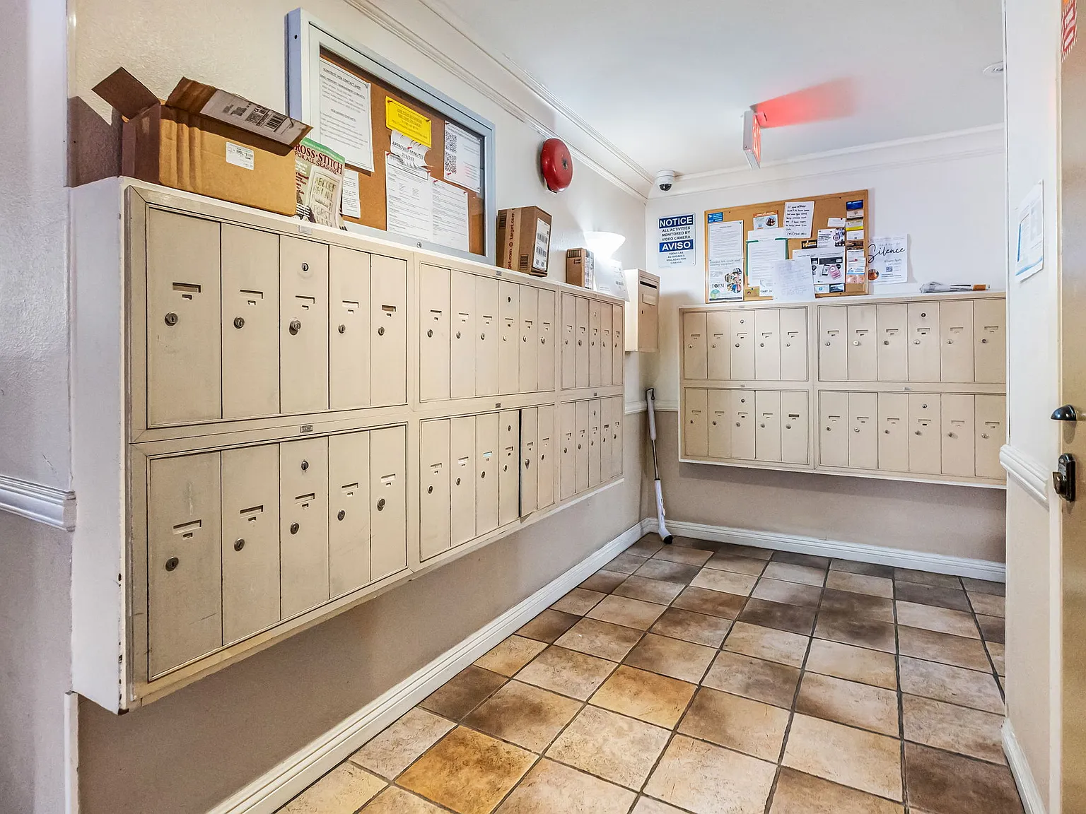 1 bed, 636 sqft, $2,350 — Photo 3