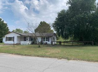 102 Robin Ln, Tecumseh, OK 74873