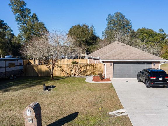 4th image of 114 NW Heritage Dr