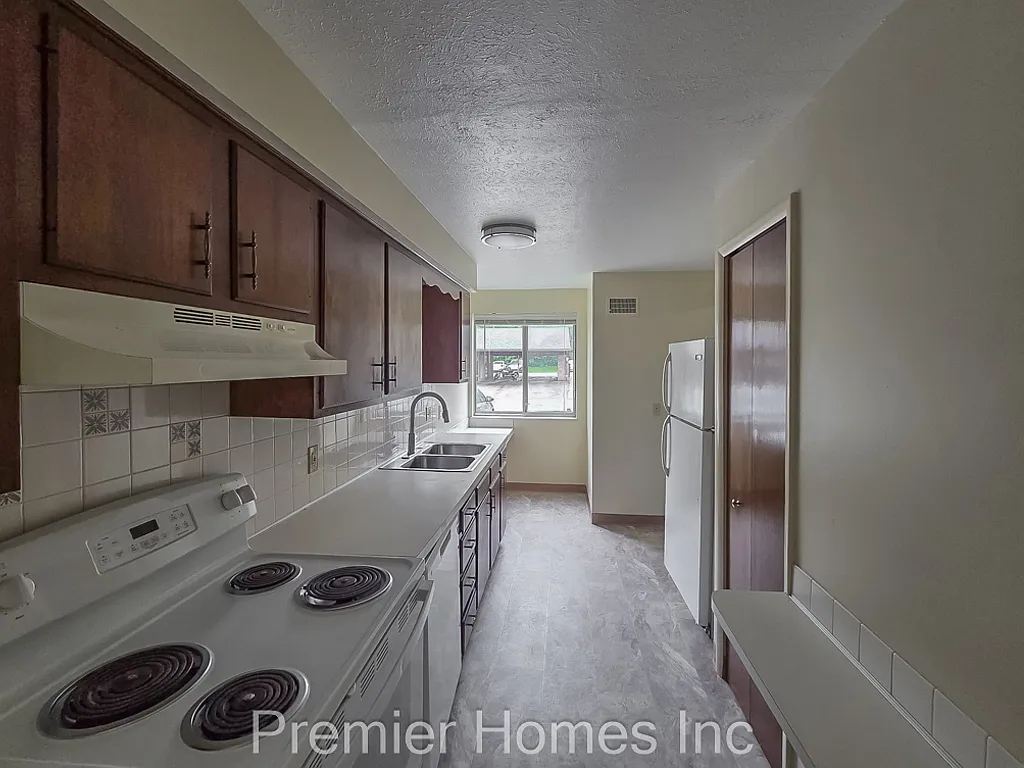 2 bed, 1.5 bath, $1,395 — Photo 4
