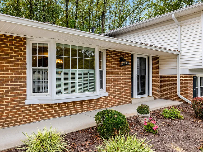 615 Kearney Ct SW — Photo 4