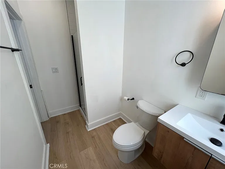 1557 W 36th Pl — Photo 20