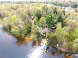 N3988 Peninsula Point Rd, Munising, MI 49862