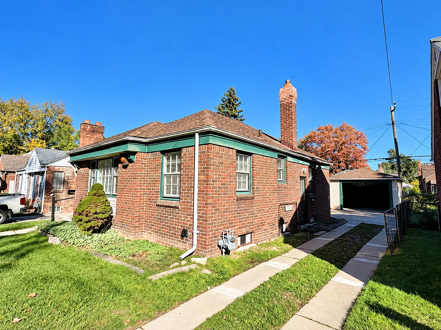For Rent Beautiful 2-Bedroom Brick Home With Basement & Detached Garage In Detroit! — Photo 2