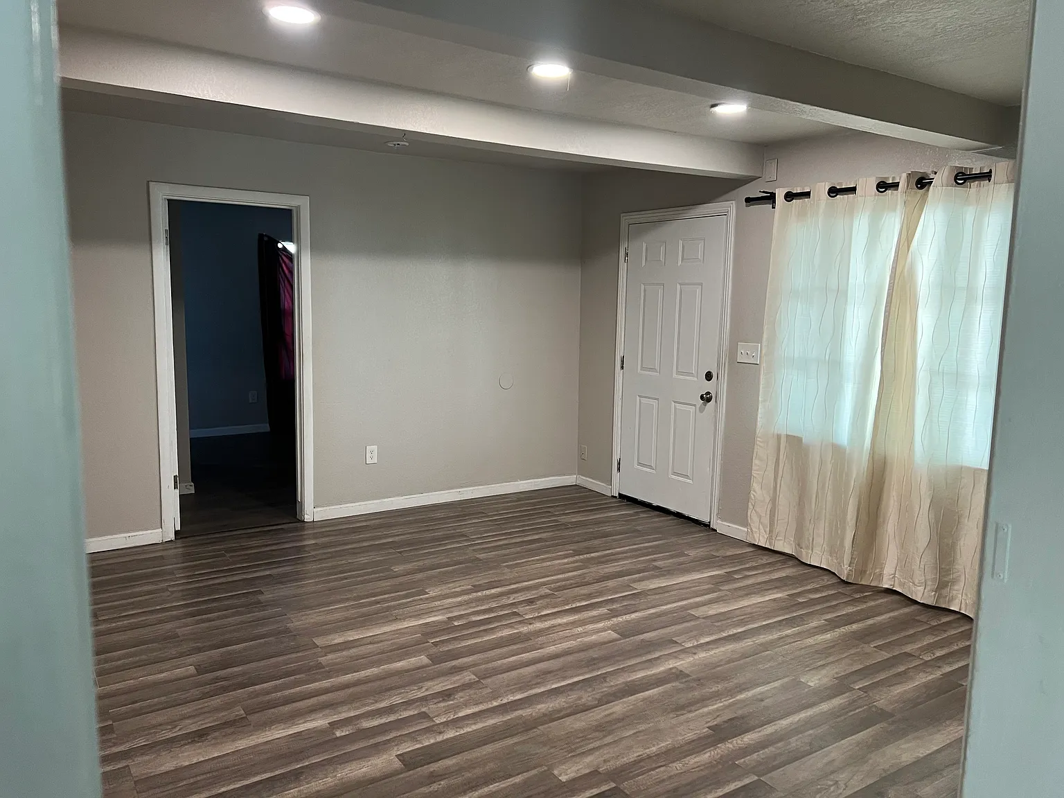2 bed, 770 sqft, $1,500 — Photo 4