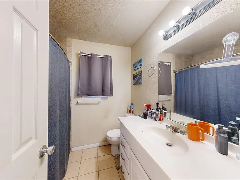 1211 Georgia St — Photo 12