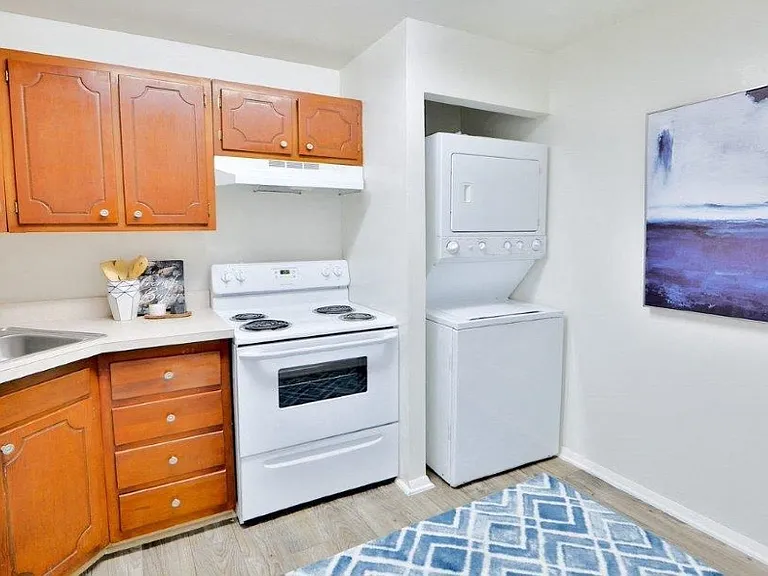 Towson Crossing Apartment Homes — Photo 5
