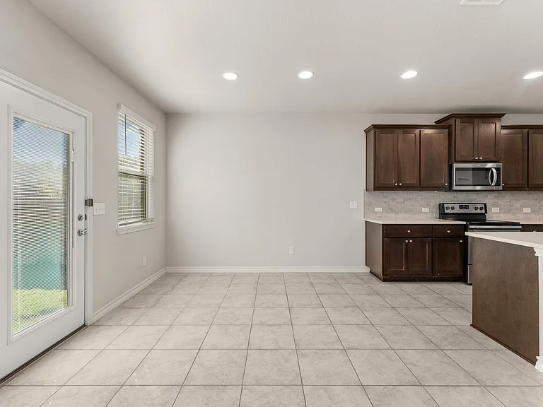 740 Aliso Trl — Photo 15