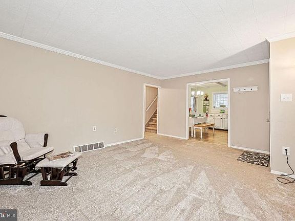 5th image of 1014 Melvin Ave