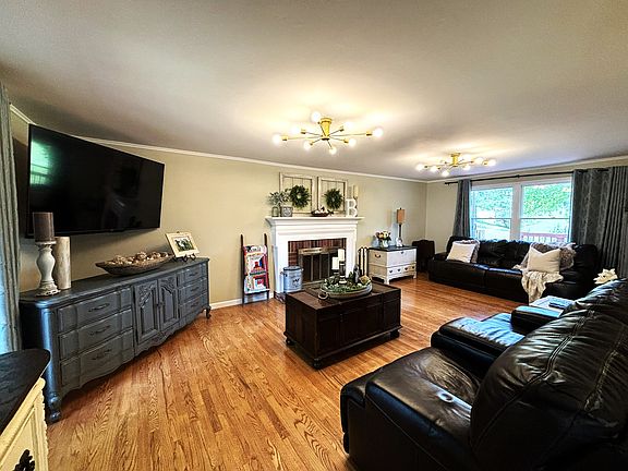 Living room, sparkling wood floors