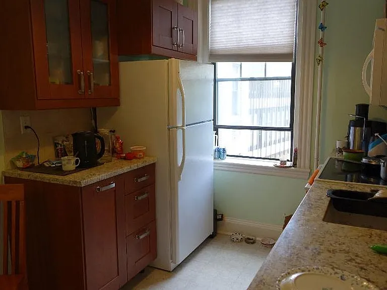 6 Sutherland Rd #33 — Photo 7