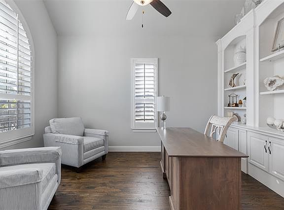 3rd image of 3809 Baldomera St