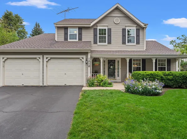 1920 Glenmoor Dr, Dundee, IL 60118