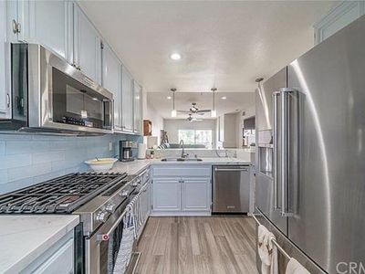 415 Townsquare Ln APT 325, Huntington Beach, CA, 92648