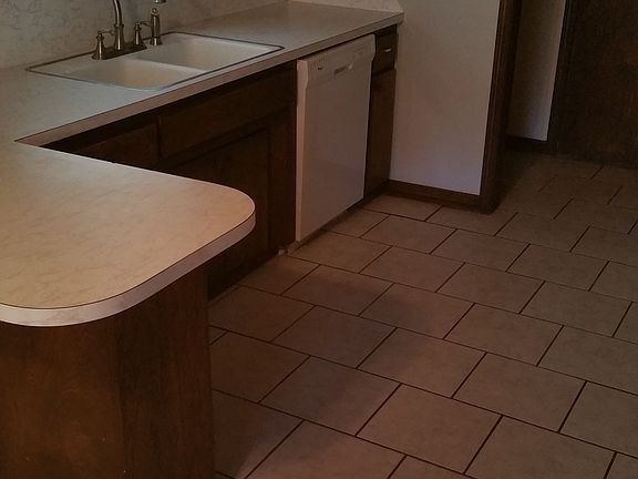 4th image of 11809 Hastings Ave #1