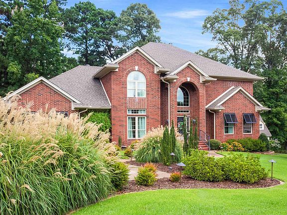 2nd image of 110 Pinnacle Dr