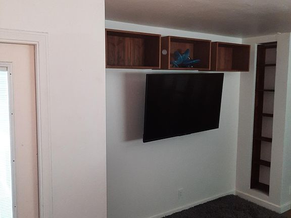 3rd image of 868 Wilbur Ave