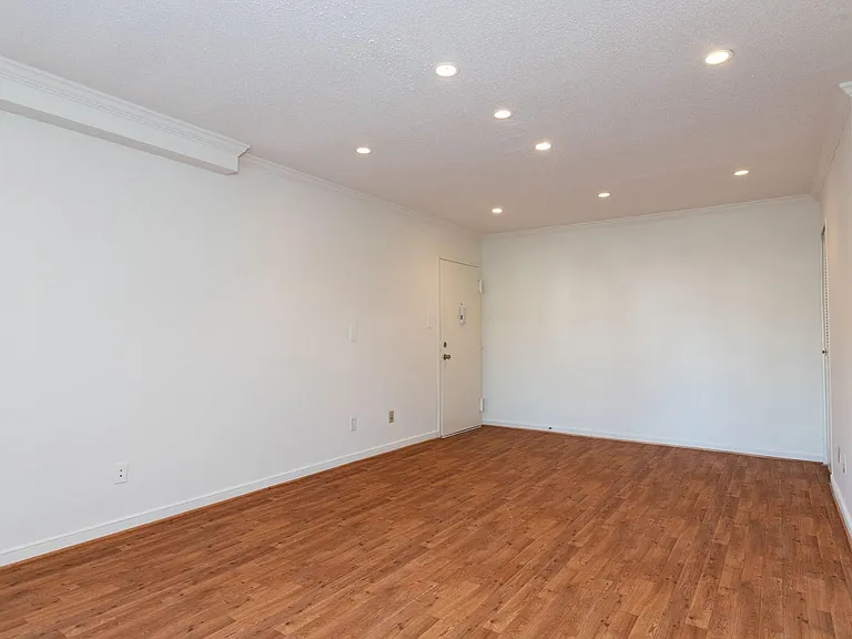 Southwood Apartments — Photo 7