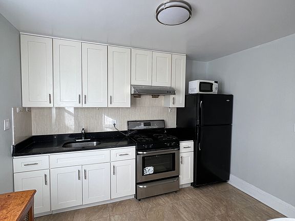 2nd image of 7840 162nd St Floor 2
