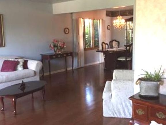 4th image of 7839 Woodstock Dr