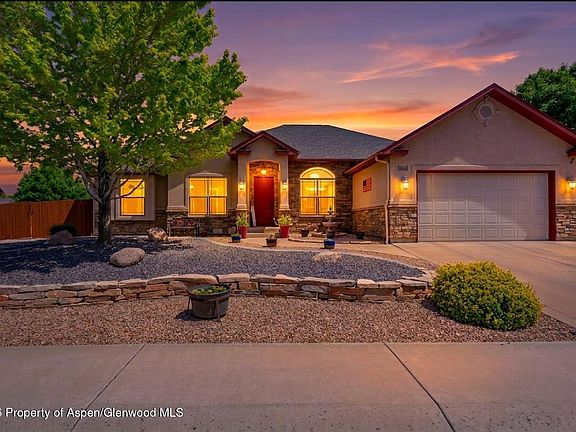 3rd image of 868 Grand Vista Way
