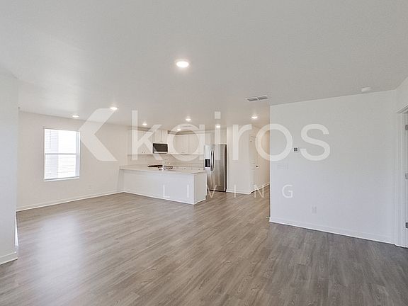 5th image of 133 George Oxford Dr