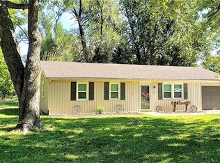 304 S Harrison St, Spring Hill, KS 66083