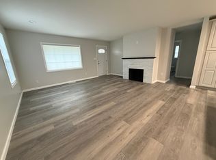 1444 Dickerson St, Newark, OH 43055