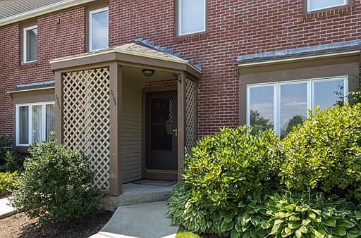 3rd image of 2704 Lewis O Gray Dr