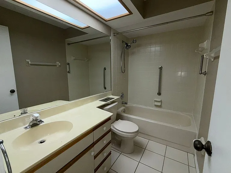 2150 Elm St #606 — Photo 13
