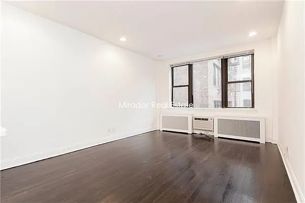 Rented by Mirador Real Estate | media 25