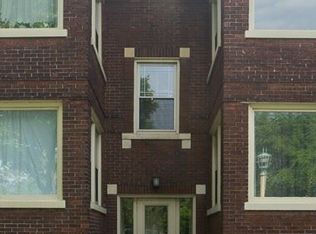 832 S Maple Ave APT 2S, Oak Park, IL 60304