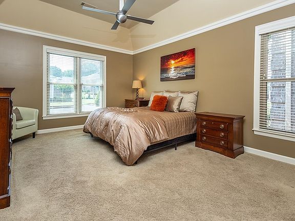 5th image of 64 Forest Village Pl