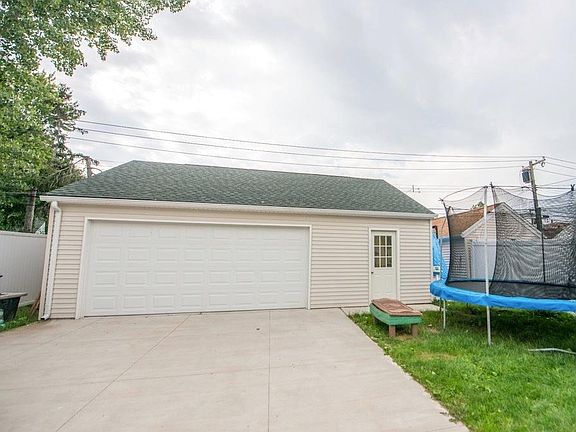 3rd image of 373 Highland Ave