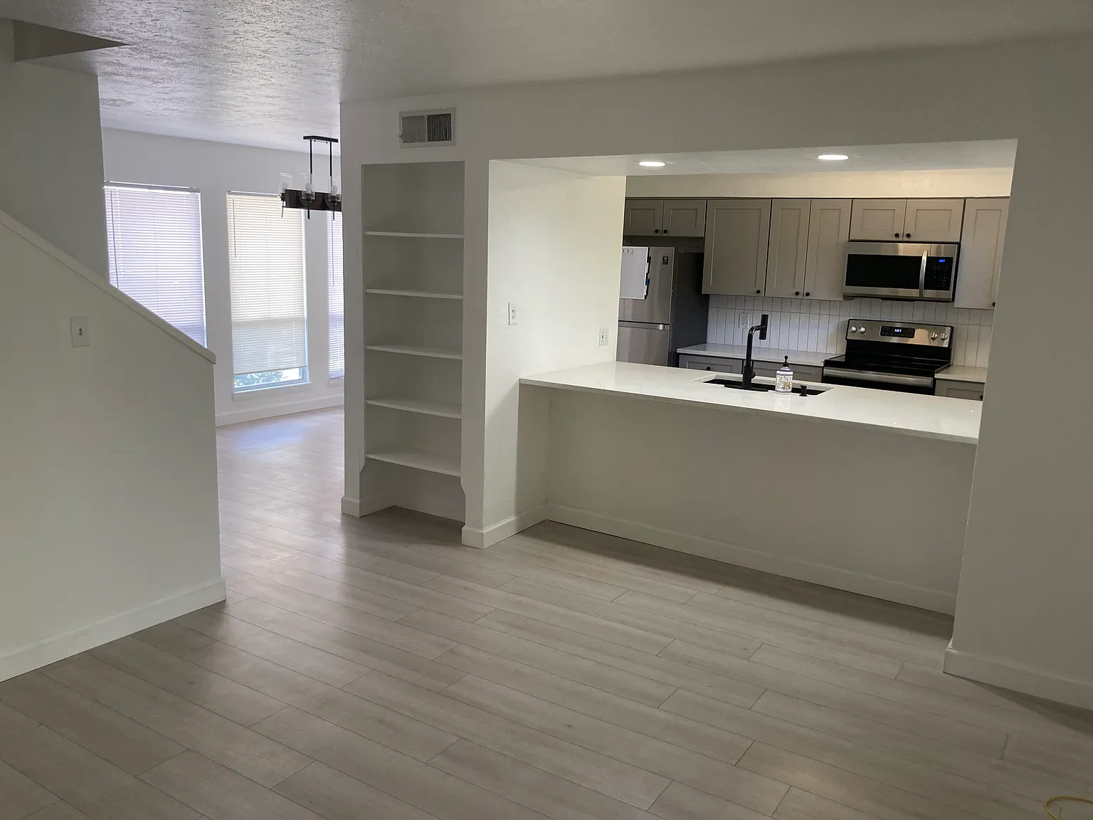 2 bed, 1143 sqft, $2,000 — Photo 4